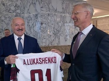 Kariņš: Latvija sāks sarunas ar IIHF par Baltkrievijā plānoto hokeja čempoionāta spēļu rīkošanu citā valstī