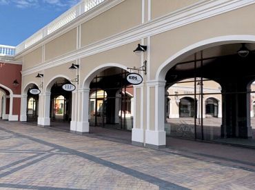 Pircējiem piektdien durvis vērs lielākais ‘outlet ciemats’ Baltijā  