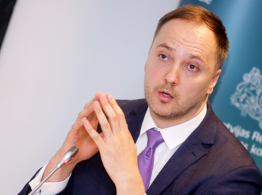 Iekšlietu ministrs atkārtoti rosina Covid-19 dēļ tomēr neierobežot skaistumkopšanu un ēdināšanu