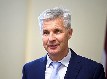 Aizsardzības ministriju dara bažīgu arvien biežāka Baltkrievijas militāro vienību izvietošana pie robežas ar Latviju