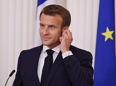 Makrons: Mēs neesam naivi, bet mums ir jāatsāk dialogs ar Krieviju