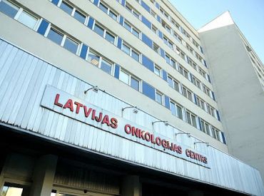 Valsts un RAKUS turpina smagas sarunas ar ķīmijpreparātu sagatavošanas robotu piegādātāju