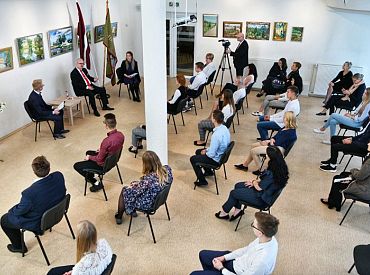Valsts prezidents: Politika skolas gados sākas ar dalību skolēnu pašpārvaldēs un vēlmi uzlabot dažādus jautājumus