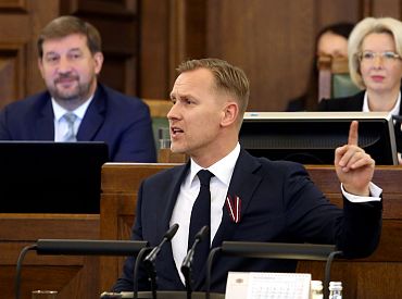 Gobzemu rosinās izslēgt uz vairākām Saeimas sēdēm par parlamenta sēdes traucēšanu