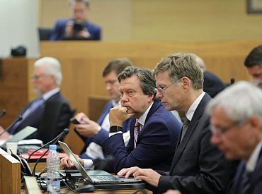 Rīgas dome deputātiem piešķirs par vairāk nekā 74 000 eiro vēlēšanu procesa nodrošināšanai iegādātos datorus