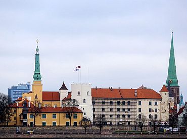 Nākamnedēļ gaidāms brāzmains vējš, siltuma rekordi, lietus un sniegs