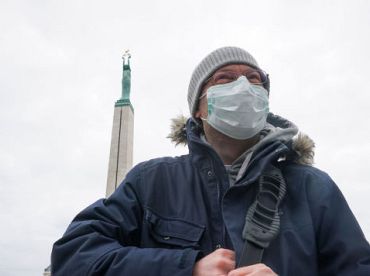 Eksperti: Prioritāri jāatvieglo ierobežojumi izglītībā, bet nav vēlams pilnībā atvērt tirdzniecību