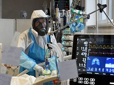 Covid-19 pacientu skaits slimnīcās pieaudzis līdz 175