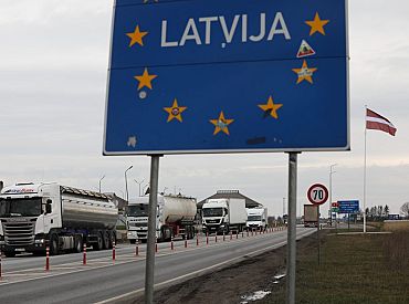 Aptuveni 30% pirmdien uz robežas pārbaudīto cilvēku nebija reģistrējušies «covidpass.lv»