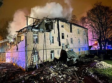 Āgenskalna dzīvojamās mājas sprādzienā viens bojāgājušais un seši cietušie (VIDEO)