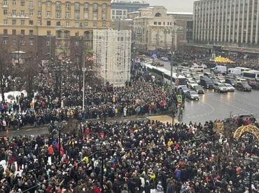 Navaļnija atbalstītāju demonstrācijās Krievijā piedalījušies vismaz 110 000 cilvēku