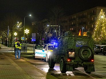 Ar Covid-19 saistītie ierobežojumi un komandantstunda nedēļas nogalēs būs spēkā līdz 25.janvārim