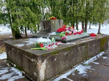 Naktī Jēkabpilī pazudis lielgabals no padomju memoriāla