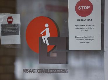 Ceturtdien Latvijā reģistrēti 725 jauni Covid-19 gadījumi un astoņi sasirgušie miruši