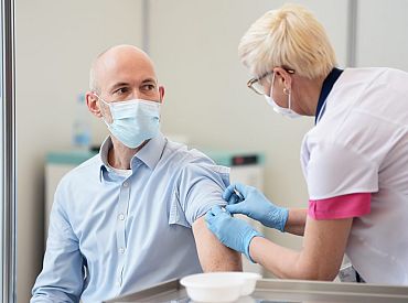 Pavļuts: drīzumā varētu lemt par trešās potes saņemšanas iespēju cilvēkiem ar novājinātu imūnsistēmu