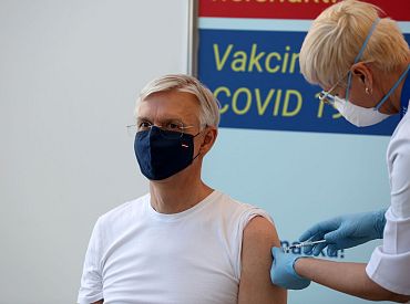 Uz 11 dienām apturēs sertifikātu darbību ar Covid-19 saslimušām vakcinētām personām