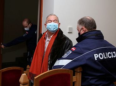 Tiesa patur apcietinājumā bijušo Ventspils mēru Lembergu
