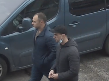 Aizdomās par valsts amatpersonas slepkavības mēģinājumu Valsts policija meklē divas personas
