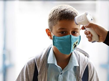 Trešdien preses konferencē IZM informēs par «drošas skolas» kritērijiem