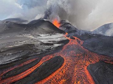 «Это будут ваши последние впечатления». Латвийский ученый оценил угрозу вулкана, пробудившегося в Исландии