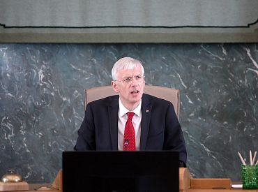 Valdība uz piektdienu pārceļ lemšanu par epidemioloģiskās situācijas stabilizēšanas scenārija ieviešanu