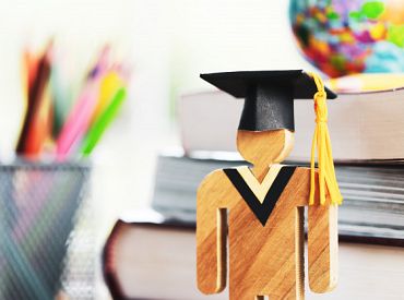 Saeimas komisija konceptuāli atbalstīja jauno doktorantūras modeli