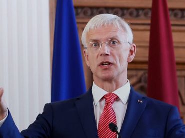 Valsts pārvaldē un privātajā sektorā strādājošajiem būs jāstrādā attālināti