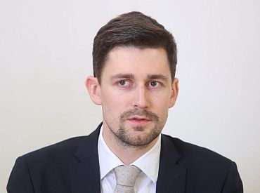 ZVA direktoru Henkuzenu pazeminās amatā par Veselības inspekcijas vadītāja vietnieku