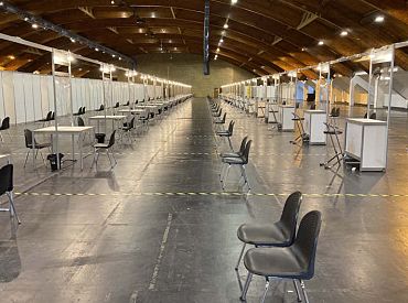 Dzīvajā rindā pēc vakcīnas pret Covid-19 aicina nestāties tos, kuri nav prioritāro grupu pārstāvji