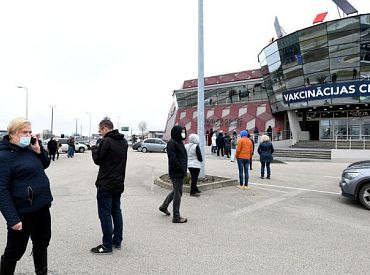 Latvijā nedēļā var nodrošināt 90 000 līdz 105 000 cilvēku vakcināciju