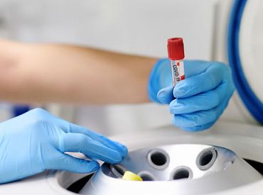 Pirmdien Latvijā reģistrēti 1679 jauni Covid-19 gadījumi un saņemti ziņojumi par četriem mirušajiem