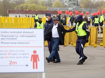 «Saskaņa»: «Uzvaras svētkos» nepamatoti ierobežotas pilsoniskās brīvības un pārkāptas cilvēktiesības uz cieņu