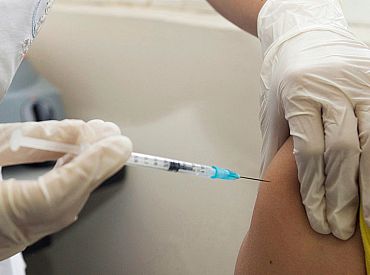 Pret Covid-19 vakcinēto Latvijas iedzīvotāju skaits līdz dienas beigām varētu pārsniegt 600 000