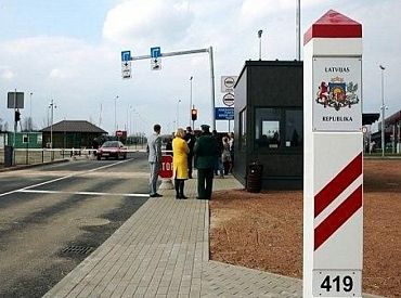 Латвия разрушает Шенген? Житель Эстонии пожаловался Европе на требование данных о себе за 48 часов до въезда