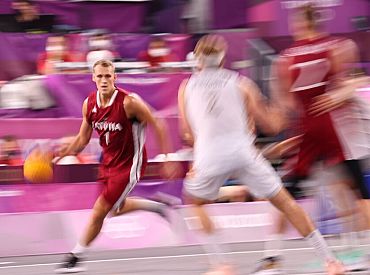 Latvija grauj Beļģiju un iekļūst olimpisko 3×3 basketbola sacensību finālā