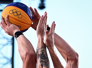 Latvijas izlase iegūst zelta medaļas Tokijas olimpiskajās spēlēs 3×3 basketbolā vīriešiem