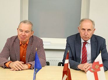 Ventspilī kārtējo reizi uzvar «Latvijai un Ventspilij», Vītoliņš popularitātē apsteidzis Lembergu
