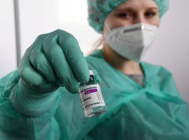 Māsu asociācijas viceprezidente: Vakcināciju imitējušajām medicīnas māsām nav vietas nozarē