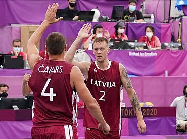 Latvijas 3×3 basketbolisti olimpisko spēļu turnīra ceturtajā mačā uzvar Japānu