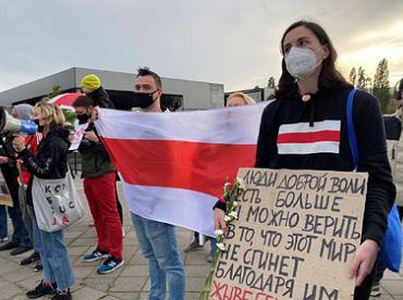Akcijā godinās vairāk nekā 600 politieslodzītos un protestu laikā Baltkrievijā cietušos