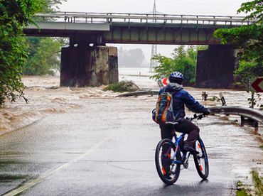 Upēs daudzviet kāpj ūdens līmenis, straujāk — Kurzemē