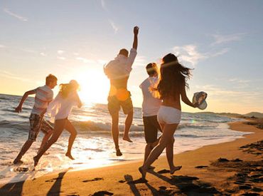 Aptauja: Iedzīvotāju apmierinātība ar savu dzīvi pēdējos gados kopumā nemainīgā līmenī