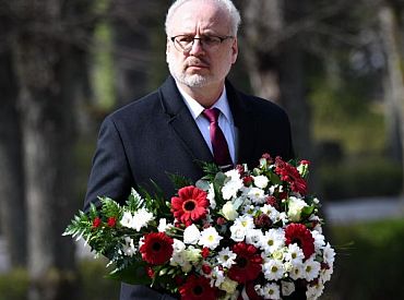 Valsts prezidenta kancelejai par 19 000 eiro piegādās ziedus un to kompozīcijas