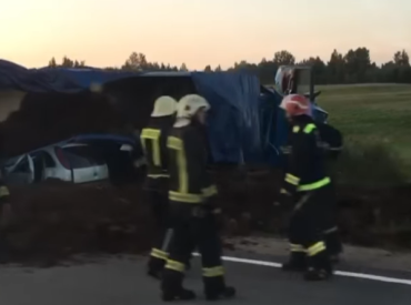 Lēdurgā sadursmē ar kravas auto gājis bojā vieglās automašīnas vadītājs