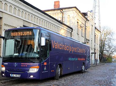 Rīgā vakcinācijas autobusos pret Covid-19 varēs vakcinēties Āgenskalnā, Ziepniekkalnā, Mežaparkā un Mangaļsalā