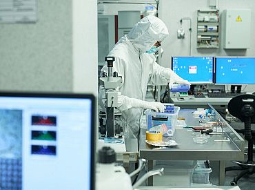 Piektdien Latvijā reģistrēts jauns atklāto Covid-19 gadījumu skaita rekords