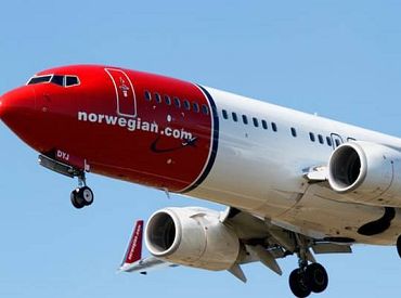 Rīgas lidostā lidaparāts sācis nolaišanos, pirms no skrejceļa nobraukusi cita lidmašīna