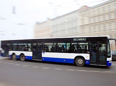 Еще четыре категории населения получили право бесплатно ездить в рижском общественном транспорте