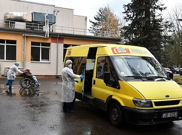 Stacionēto Covid-19 pacientu skaits atkal nedaudz palielinājies