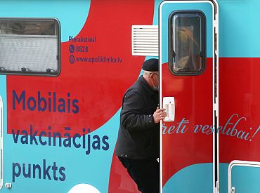 Pagājušajā diennaktī pret Covid-19 vakcinēti 12 460 iedzīvotāju